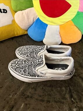 Vans Classic Slip on Grey Canvas Snake Print size 9 GWC